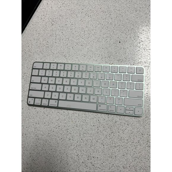 Genuine Apple Magic Keyboard A2450 Green Tested And Working - Picture 1 of 3